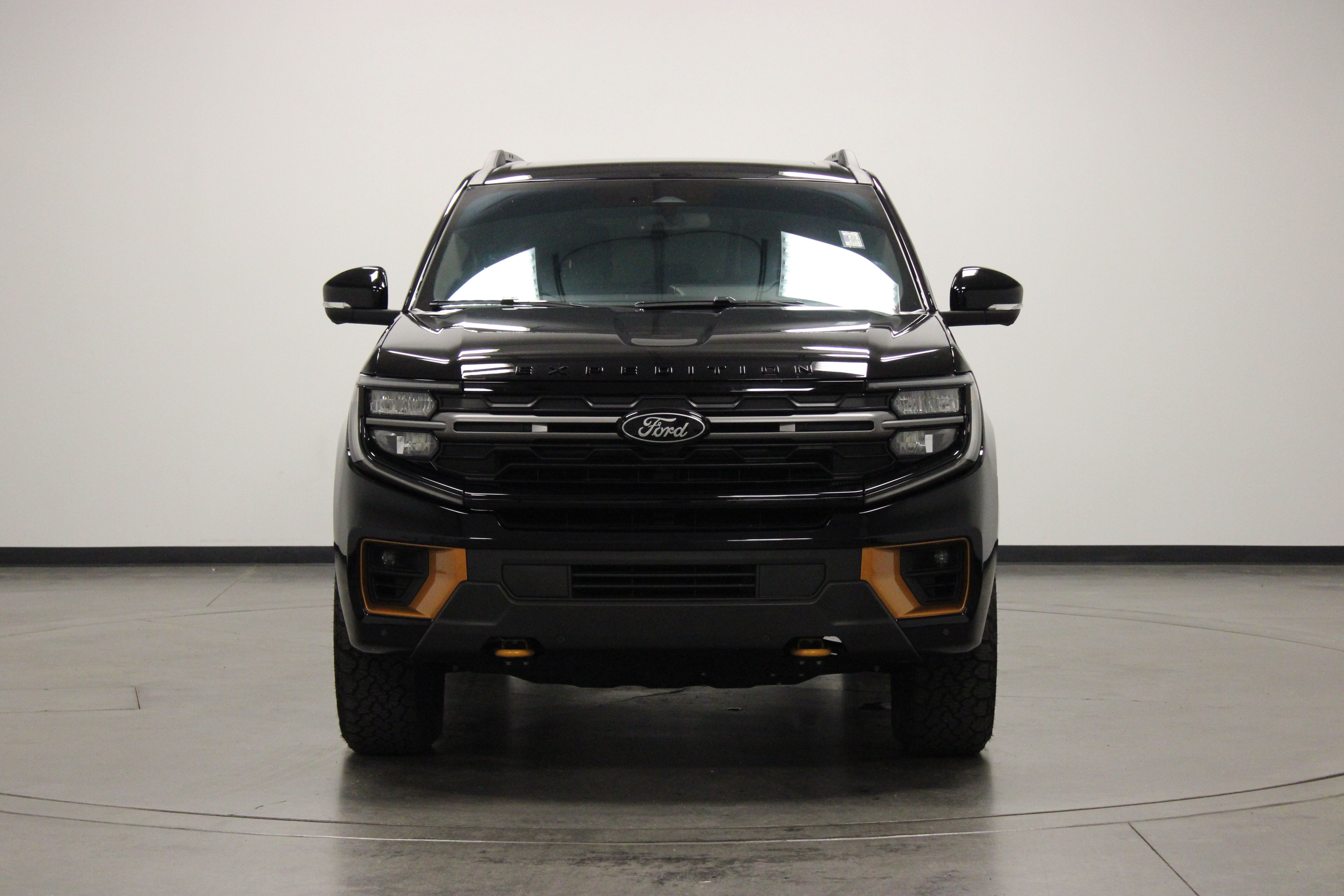 Used 2025 Ford Expedition Tremor AWD/4WD image 3