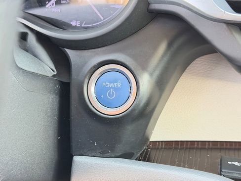 Used 2021 Toyota Sienna LE w/ LE Plus Package image 17