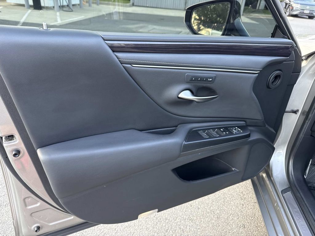 Used 2021 Lexus ES 350 w/ Premium Package FWD image 9