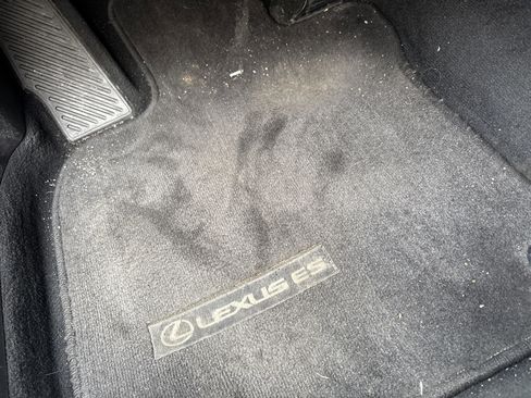 Used 2019 Lexus ES 300h w/ Accessory Package image 17