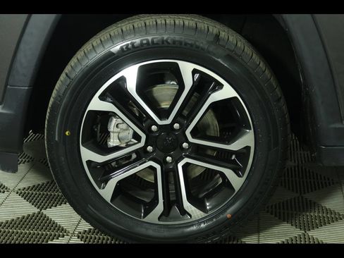 Used 2022 Jeep Compass Limited w/ Sun and Sound Group AWD/4WD image 9