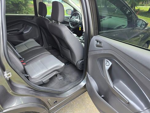 Used 2019 Ford Escape S image 14