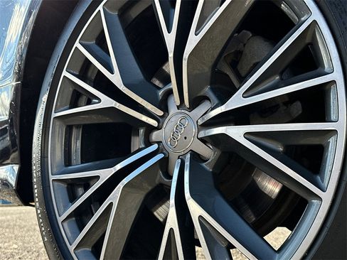 Used 2016 Audi A7 3.0T Premium Plus w/ 20" Wheel & Tire Package image 6