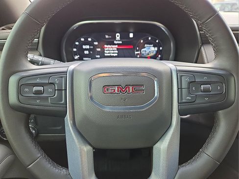 Used 2023 GMC Yukon SLT image 24