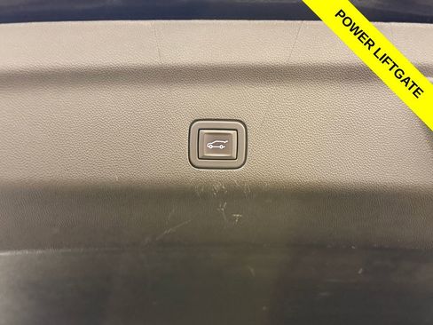Used 2023 GMC Yukon XL Denali Ultimate AWD/4WD image 15