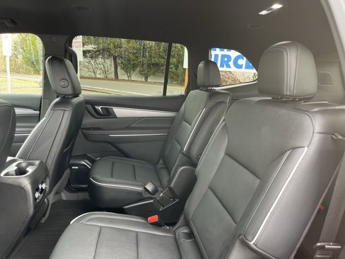 Used 2025 Buick Enclave Preferred image 14