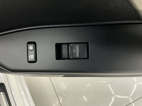 Used 2015 Lexus CT 200h FWD image 39