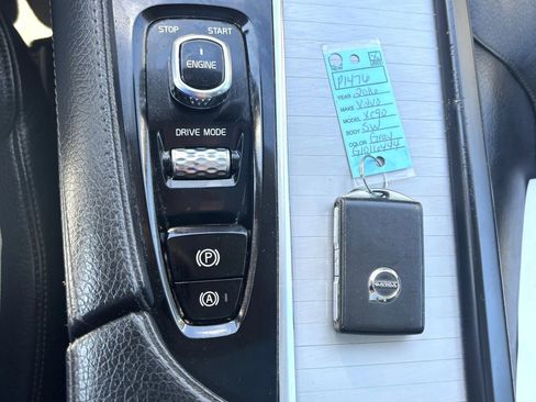 Used 2016 Volvo XC90 T6 Momentum image 27