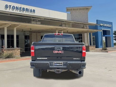 Used 2017 GMC Sierra 2500 Denali w/ Duramax Plus Package image 6