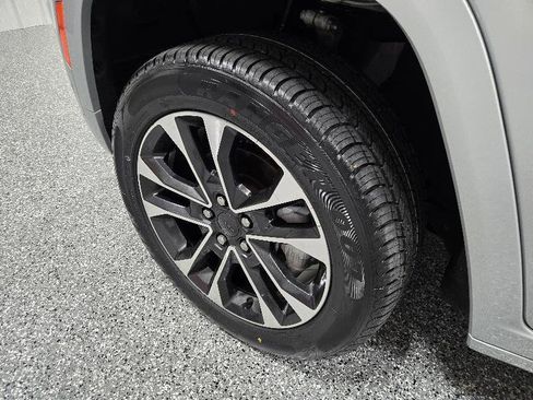 Used 2023 Jeep Grand Cherokee Overland AWD/4WD image 9