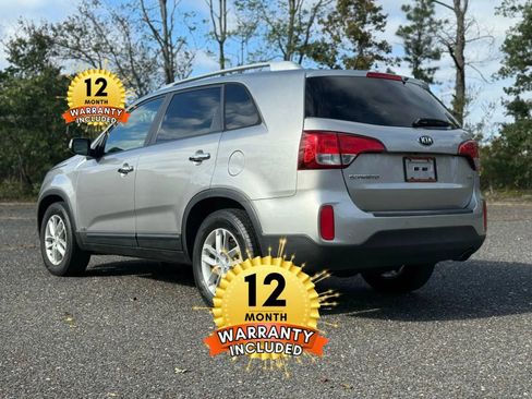 Used 2015 Kia Sorento LX image 39