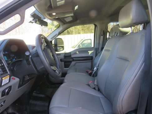 Used 2019 Ford F250 XL w/ Power Equipment Group image 7