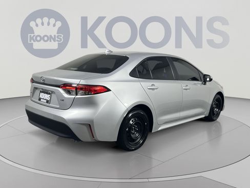 Used 2025 Toyota Corolla LE FWD image 7