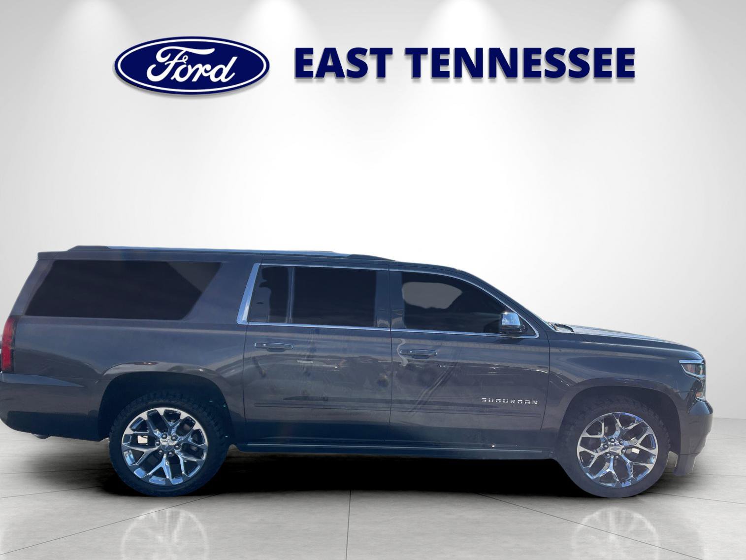 Used 2018 Chevrolet Suburban Premier AWD/4WD image 2