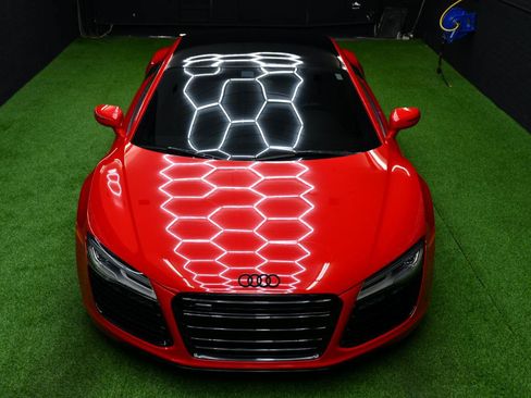 Used 2014 Audi R8 V8 w/ Convenience Package AWD/4WD image 16
