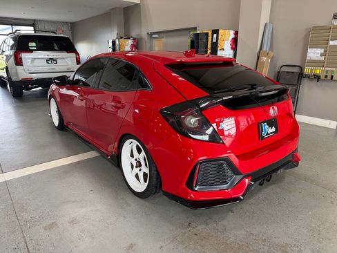 Used 2017 Honda Civic Sport Touring image 5