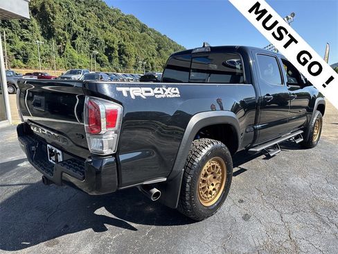 Used 2021 Toyota Tacoma TRD Off-Road image 4