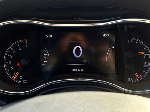 Certified 2019 Jeep Grand Cherokee Limited w/ Luxury Group II image 33