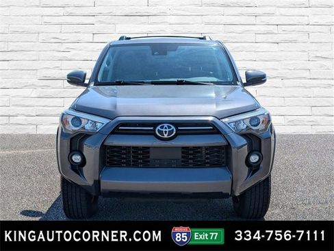 Used 2021 Toyota 4Runner SR5 Premium image 2