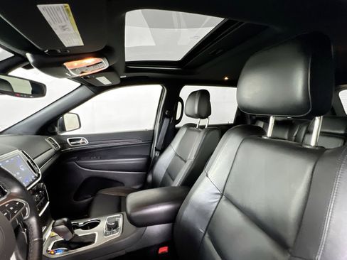 Used 2022 Jeep Grand Cherokee Limited image 22