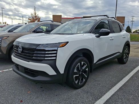 New 2026 Nissan Kicks SV w/ SV Premium Package image 3