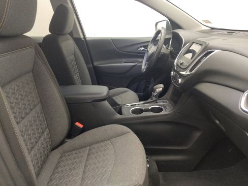 Used 2022 Chevrolet Equinox LT w/ Driver Convenience Package image 21