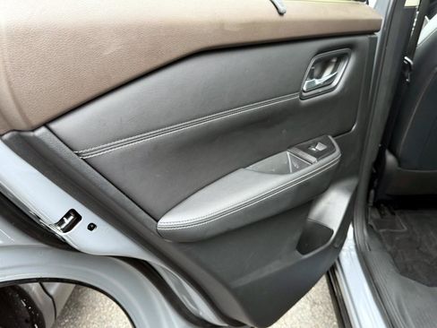 Used 2023 Nissan Rogue SV w/ SV Premium B Package AWD/4WD image 9