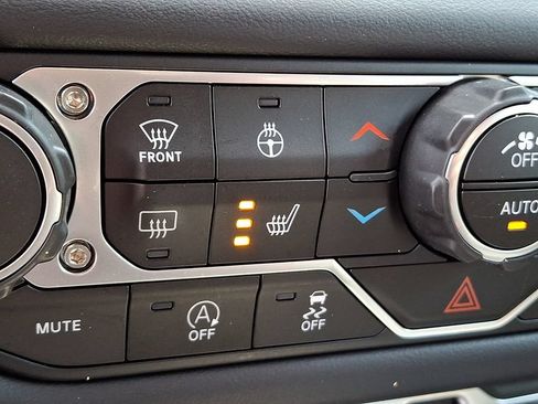 Used 2025 Jeep Gladiator Sport AWD/4WD image 22