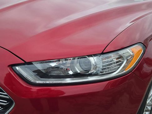 Used 2014 Ford Fusion SE w/ Equipment Group 202A image 9