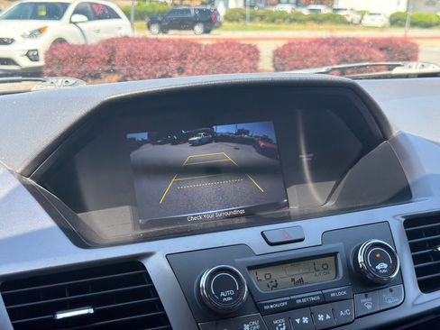 Used 2017 Honda Odyssey SE image 30