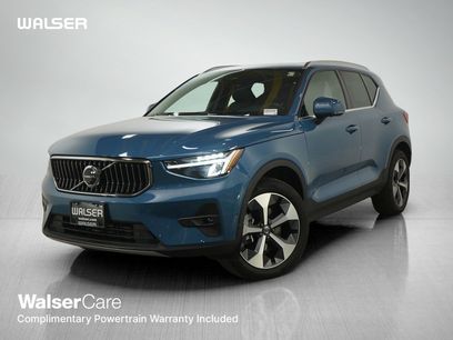 Used 2025 Volvo XC40 B5 Plus