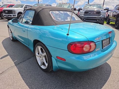 Used 2003 MAZDA MX-5 Miata RWD image 4