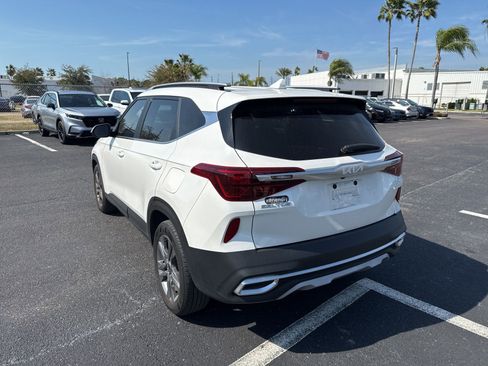 Used 2023 Kia Seltos S w/ Navigation Package image 5