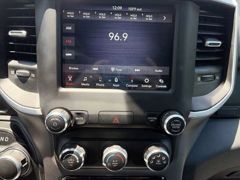 Used 2021 RAM 1500 Big Horn RWD image 17