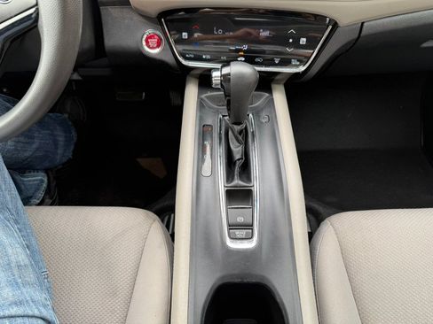 Used 2018 Honda HR-V EX image 17