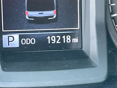 Used 2022 Toyota Tacoma SR image 12