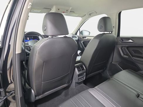Used 2022 Volkswagen Tiguan SE AWD/4WD image 12
