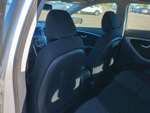 Used 2017 Hyundai Elantra GT image 16