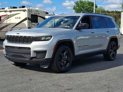 Used 2022 Jeep Grand Cherokee L Laredo AWD/4WD image 6
