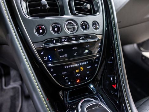 Used 2019 Aston Martin DB11 AMR image 41