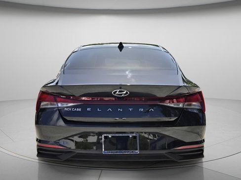 Used 2023 Hyundai Elantra SEL w/ Convenience Package FWD image 6