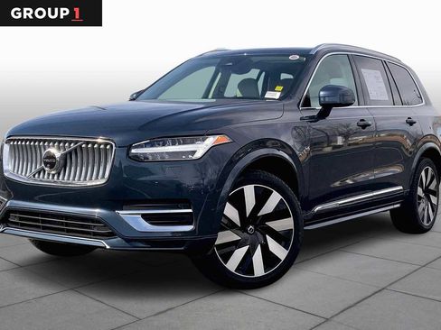 Used 2023 Volvo XC90 T8 Ultimate w/ Lounge Package image 1