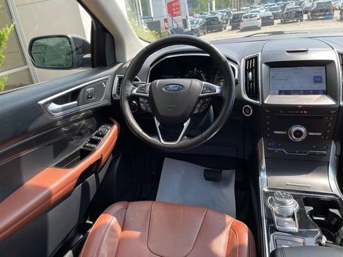 Certified 2019 Ford Edge Titanium w/ Equipment Group 301A AWD/4WD image 11