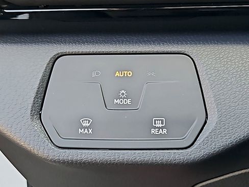 Certified 2023 Volkswagen ID.4 Pro RWD image 21