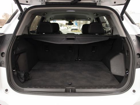 Used 2023 GMC Terrain SLE w/ Driver Convenience Package image 16