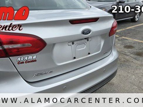 Used 2018 Ford Focus SEL image 11