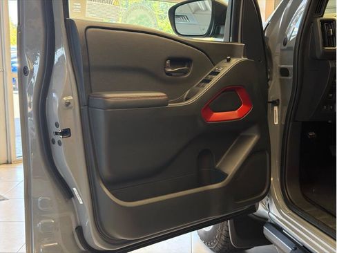 Used 2026 Nissan Frontier PRO-4X w/ Pro-4x Convenience Package AWD/4WD image 10