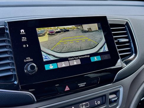 Used 2025 Honda Passport EX-L image 12