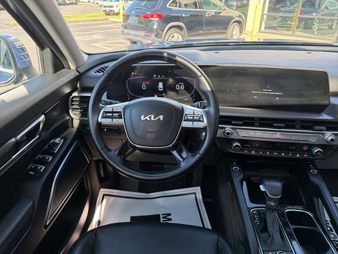 Certified 2023 Kia Telluride S w/ S Sunroof Package AWD/4WD image 24