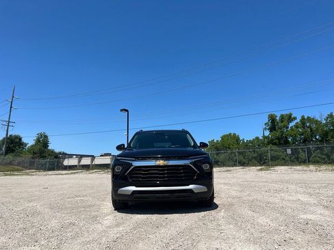 Used 2025 Chevrolet TrailBlazer LT FWD image 4